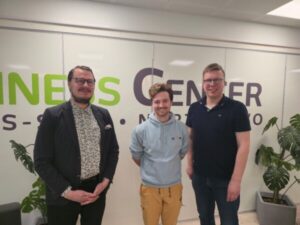 picture 1. Matti Laitinen, Justin Linon, and Harri Holopainen at Business Center Pohjois-Savo, Savonia University of Applied Sciences (June 2025).